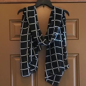 Black and white print scarf